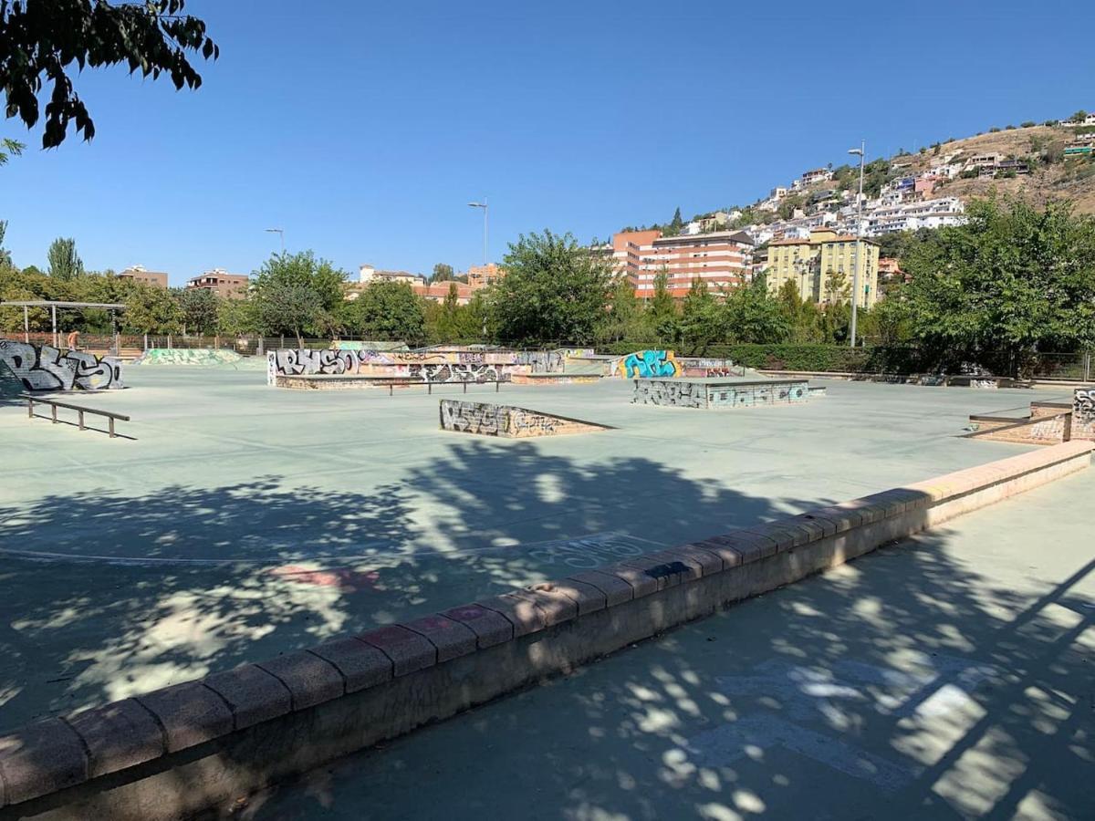 Apartamento En Granada Con Facil Aparcamiento En La Zona ภายนอก รูปภาพ